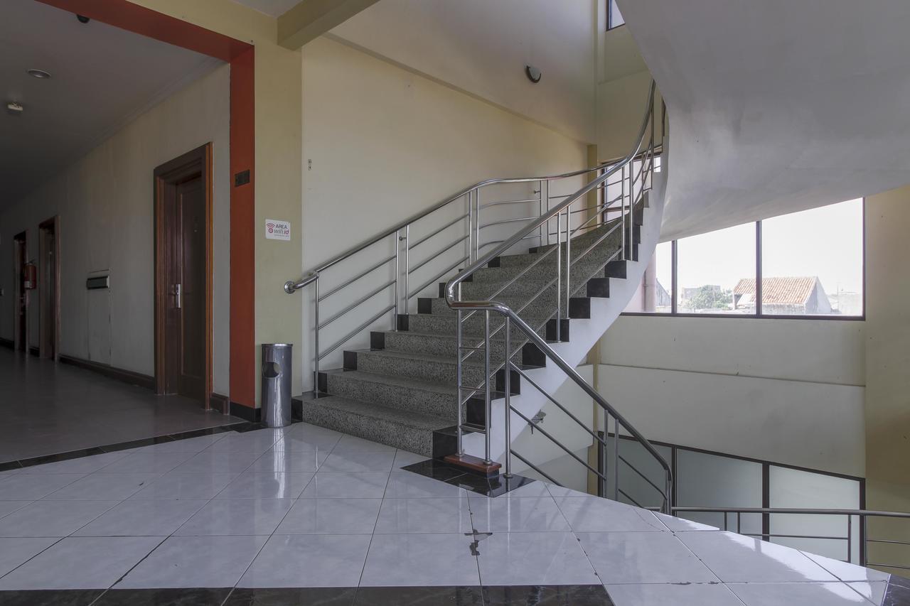 Reddoorz Plus Near Grage City Mall Cirebon Exteriör bild