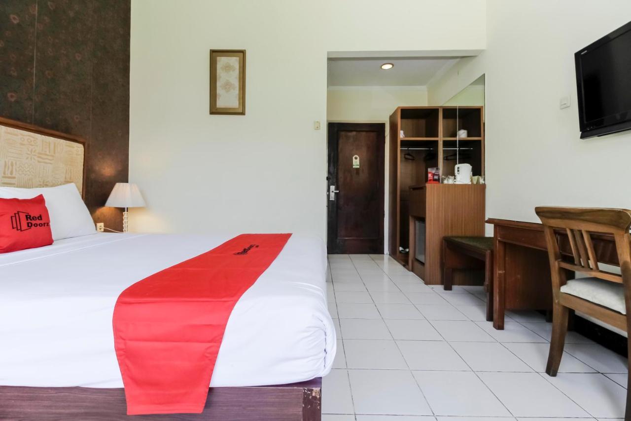 Reddoorz Plus Near Grage City Mall Cirebon Exteriör bild