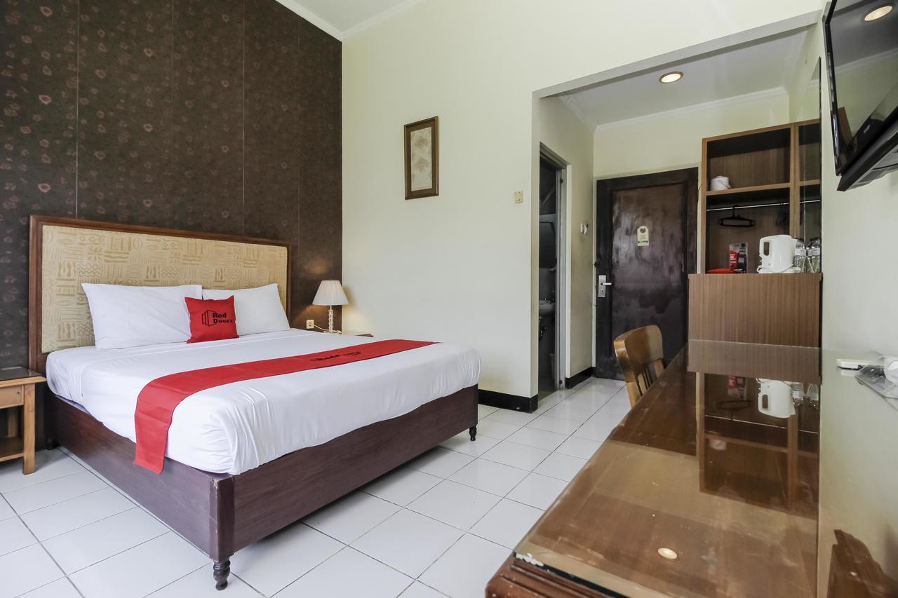 Reddoorz Plus Near Grage City Mall Cirebon Exteriör bild